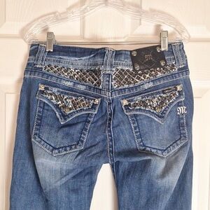 Miss Me Women's Boot Cut Jean Style # JP5002B54
Size 30 Inseam 34"